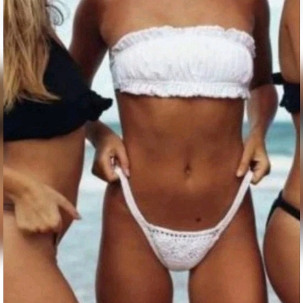 TACOOLA WHITE RUCHED STRAPLESS SWIMSUIT BANDEAU TOP SMALL MEDIUM AUSTRALIA